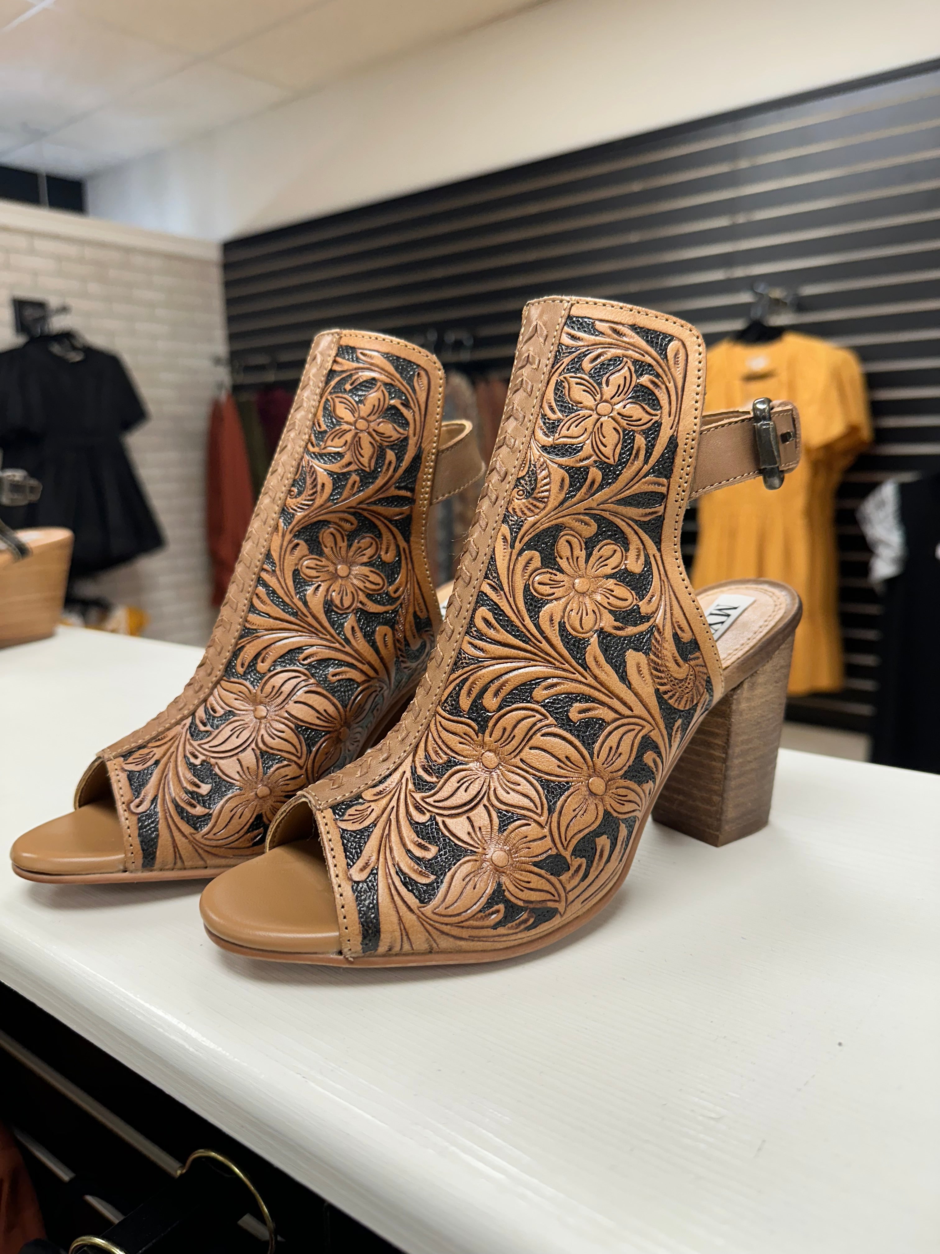 Dodge Town Heels *run small